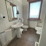 Farma Finestre Di Langa *