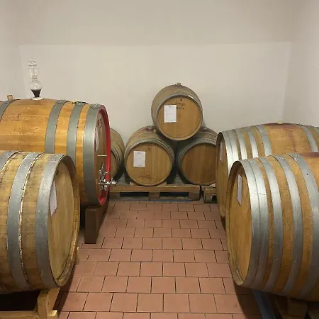 Farma Finestre Di Langa