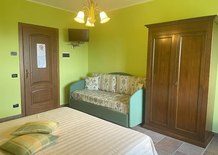 Finestre Di Langa مزرعة للإقامة Trezzo Tinella