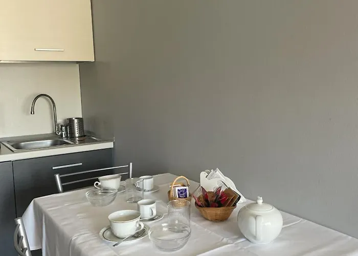 Finestre Di Langa مزرعة للإقامة Trezzo Tinella